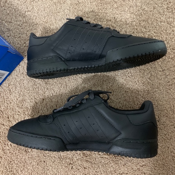 Yeezy Powerphase black size 8 - Picture 3 of 8
